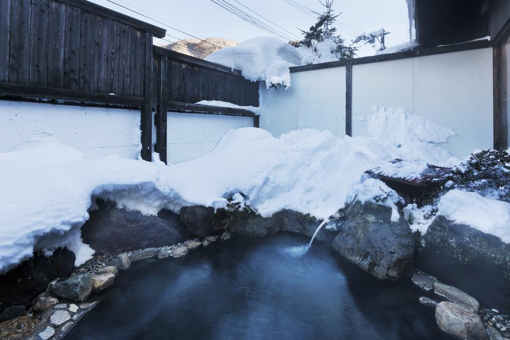 Okada Ryokan Warakutei Takajama Exteriér fotografie