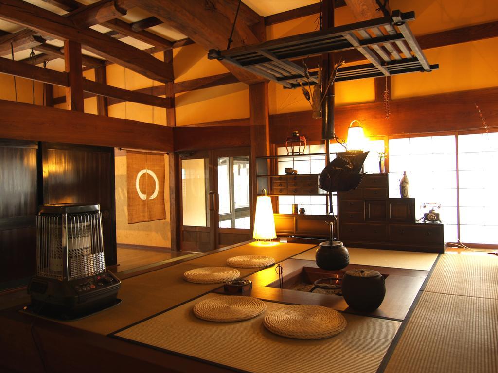 Okada Ryokan Warakutei Takajama Exteriér fotografie