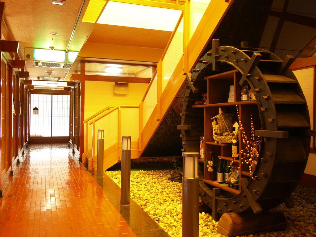 Okada Ryokan Warakutei Takajama Exteriér fotografie