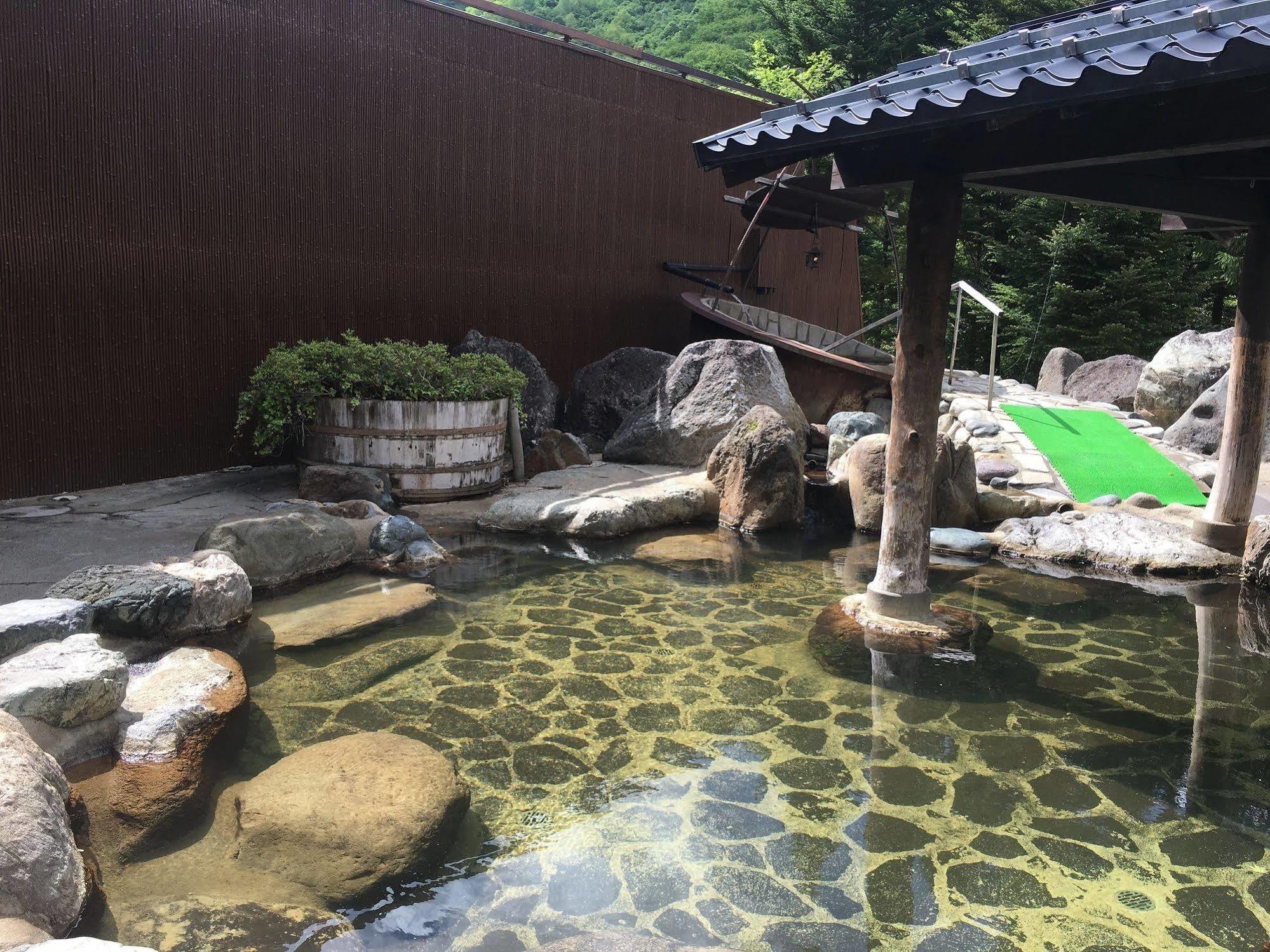 Okada Ryokan Warakutei Takajama Exteriér fotografie