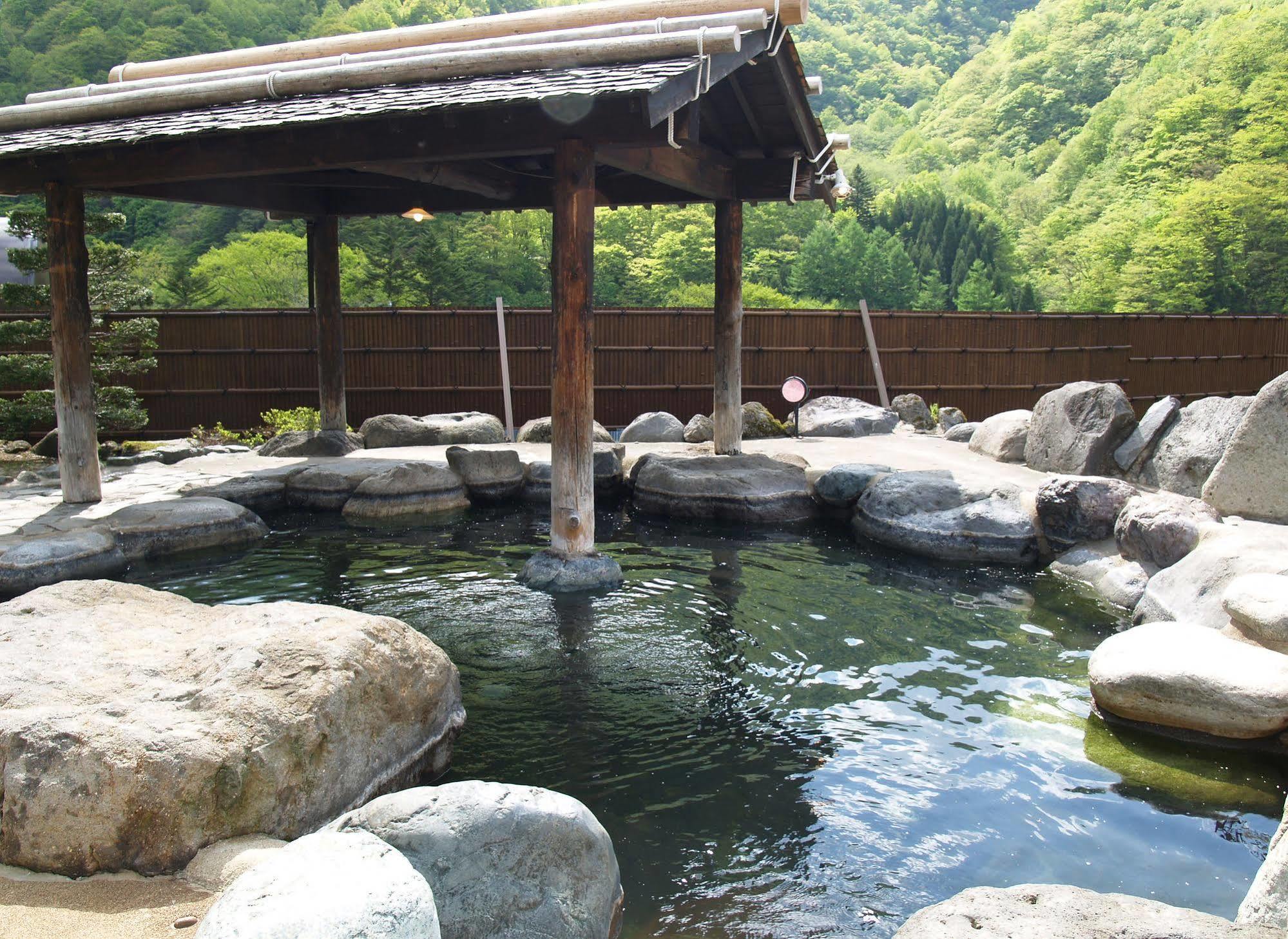Okada Ryokan Warakutei Takajama Exteriér fotografie