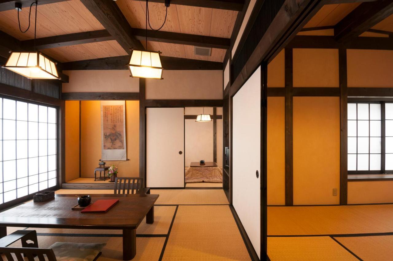 Okada Ryokan Warakutei Takajama Exteriér fotografie
