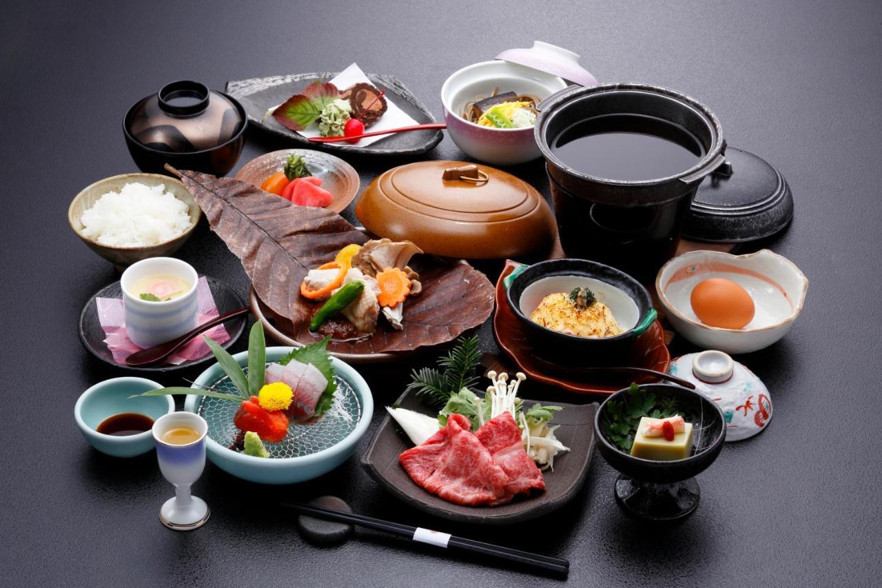 Okada Ryokan Warakutei Takajama Exteriér fotografie