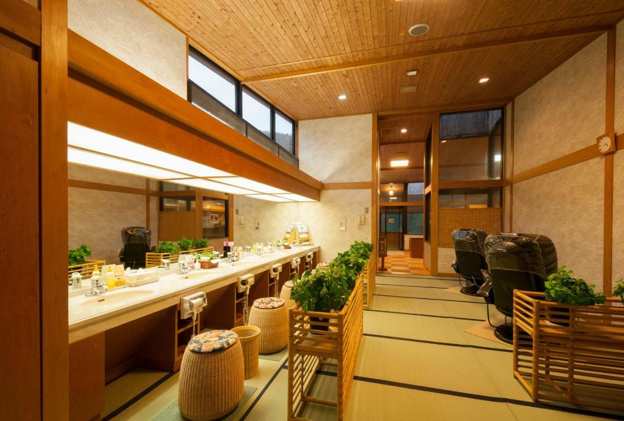 Okada Ryokan Warakutei Takajama Exteriér fotografie